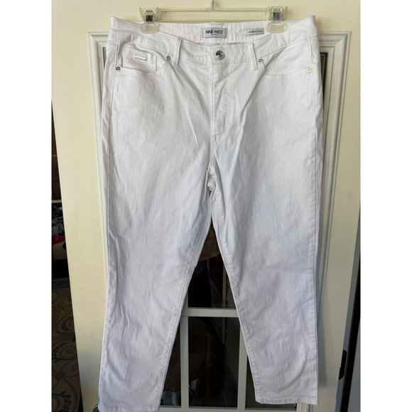 Nine West Denim - Nine West Women's Gramercy Crop Jeans flat front sz 14 white beach shower party